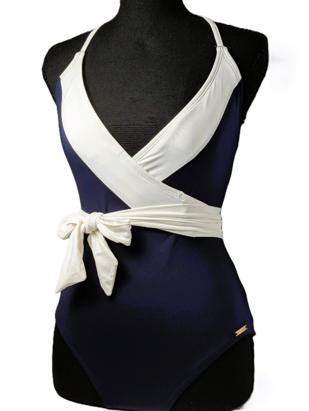 Vince Camuto White Navy Belted One Piece Halter Swimsuit Sz 6 NEW